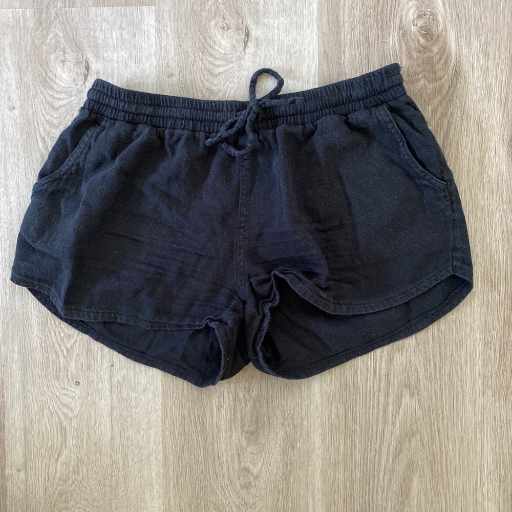 Universal Thread Women's Dark Shorts